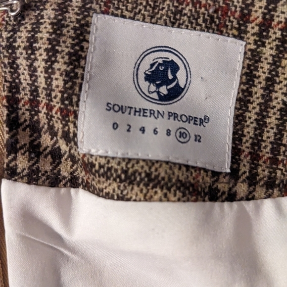 SOUTHERN Proper size 10, scalloped bottom skirt - Picture 4 of 6